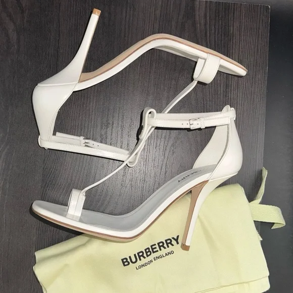 💰⬇️ BURBERRY 
Optic White Stephanie Pumps 
EU38.5 - Picture 13 of 13